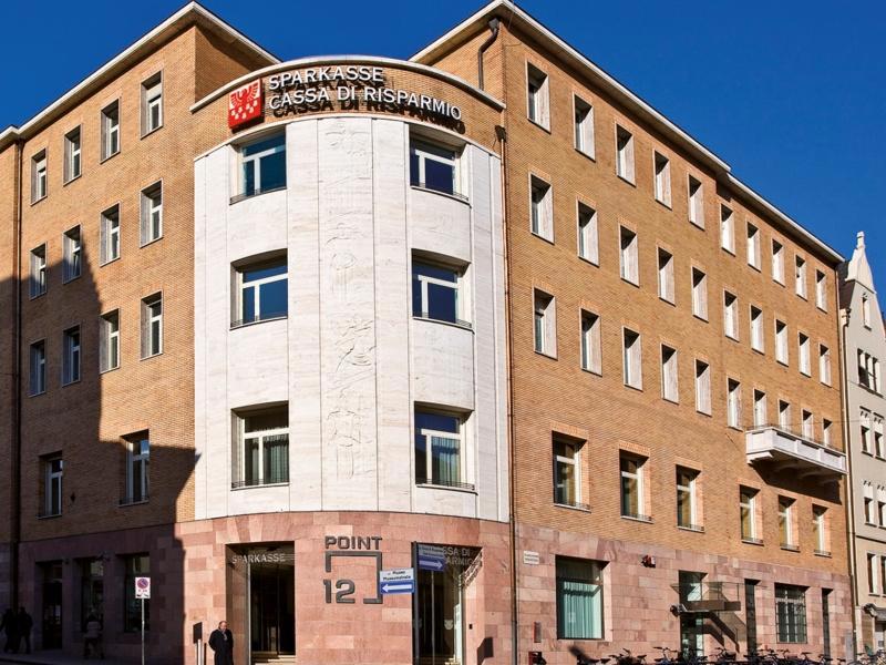 Prende avvio il restauro delle facciate della sede storica di Sparkasse