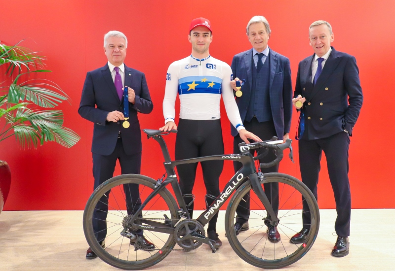 Sparkasse celebra i successi del ciclista Matteo Bianchi e gli augura buona fortuna per le sfide del 2024