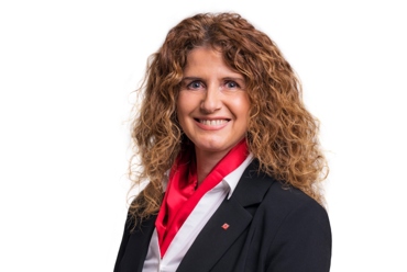 Astrid Mair è la nuova direttrice della filiale della Cassa di Risparmio sul Renon