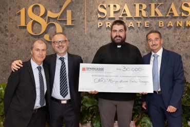 Conclusasi con successo la raccolta fondi tramite bancomat Sparkasse a sostegno degli aiuti Caritas: 30.000 euro per le pe...