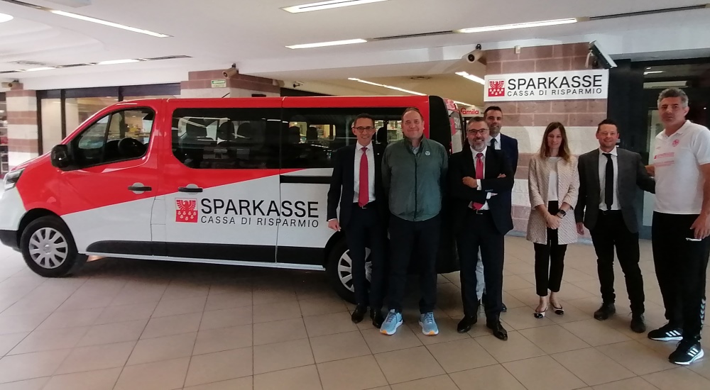 Nuovo pullmino per l’ASD Pallamano Belluno