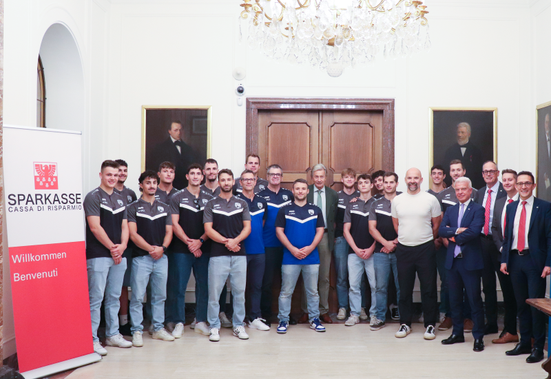 Sparkasse è Premium Partner dei Black Devils: Presentata la nuova squadra per la stagione 2024/25