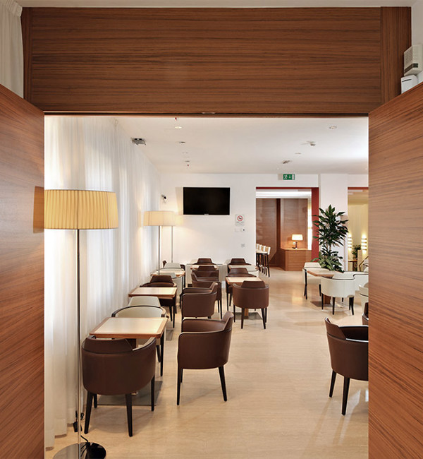 gallery_BarLounge_2.jpg