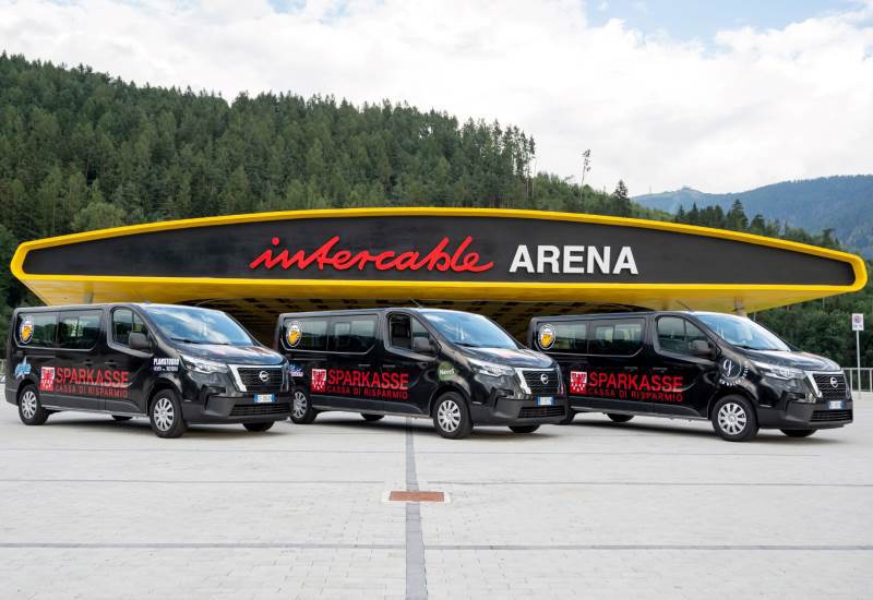 Pulmini targati Sparkasse per l'ASD Hockey Club Val Pusteria Junior