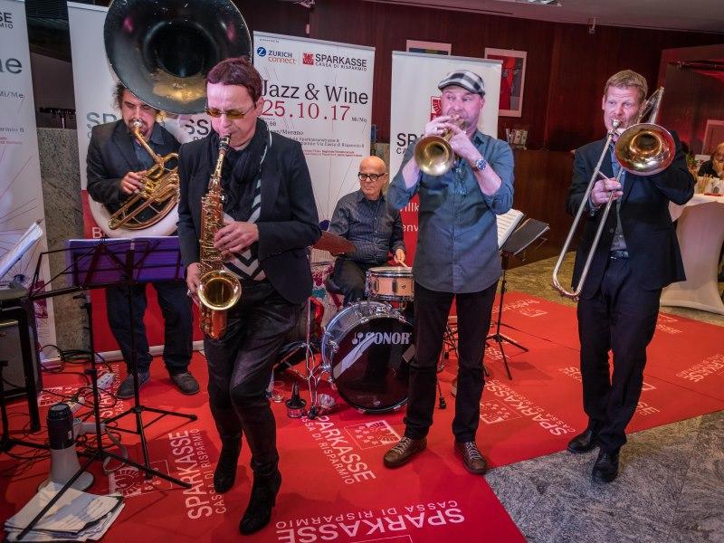 Ha avuto un grande successo, la serie di eventi “Jazz & Wine” svoltosi nelle filiali della Cassa di Risparmio.