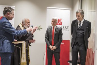 La benedizione è stata impartita dal 94enne padre cappuccino Bruno Frank