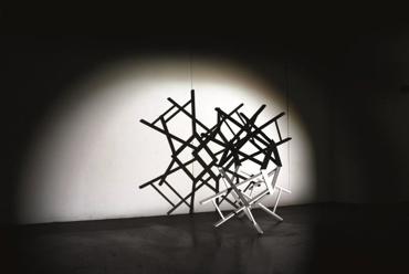 Inaugurata la mostra artistica Carispa dedicata a luce e ombra presso la Casa della Pesa a Bolzano