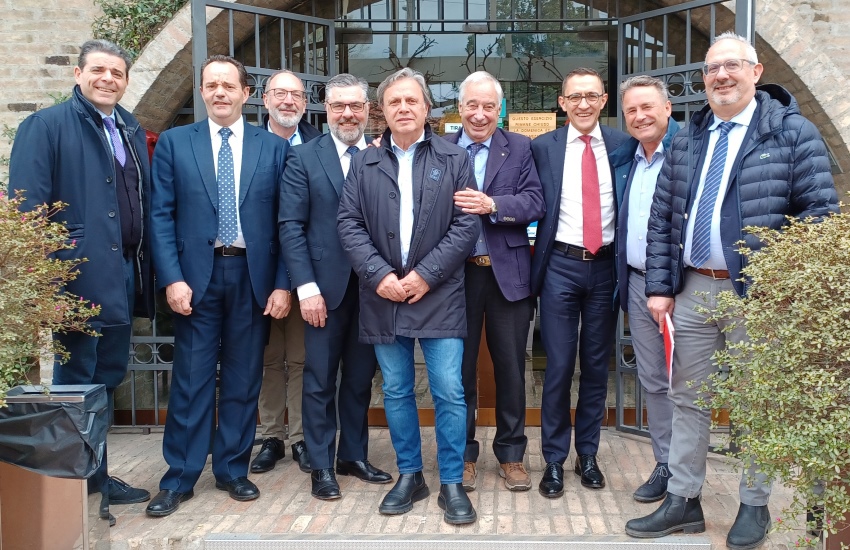 Sparkasse al fianco del commercio locale