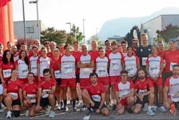 48 Red Runners beim Südtiroler Firmenlauf „Fit for Business“