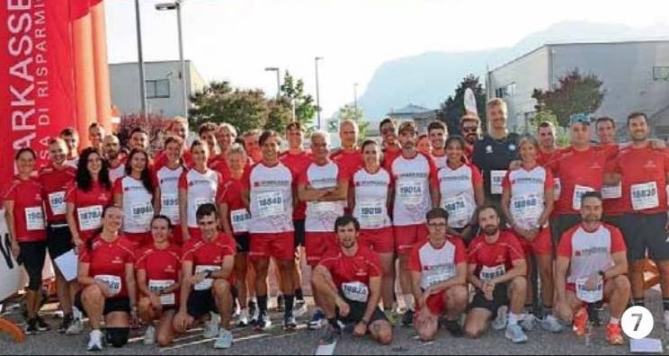 48 Red Runners beim Südtiroler Firmenlauf „Fit for Business“