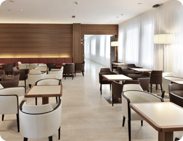 Bar & lounge
