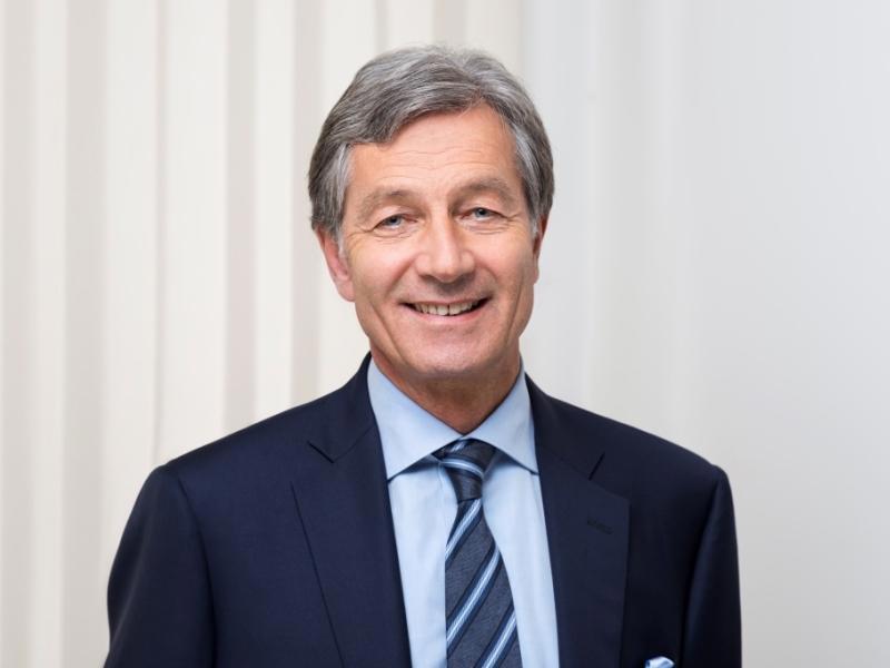 Cassa di Risparmio di Bolzano: Importanti riconoscimenti per il Presidente Gerhard Brandstätter