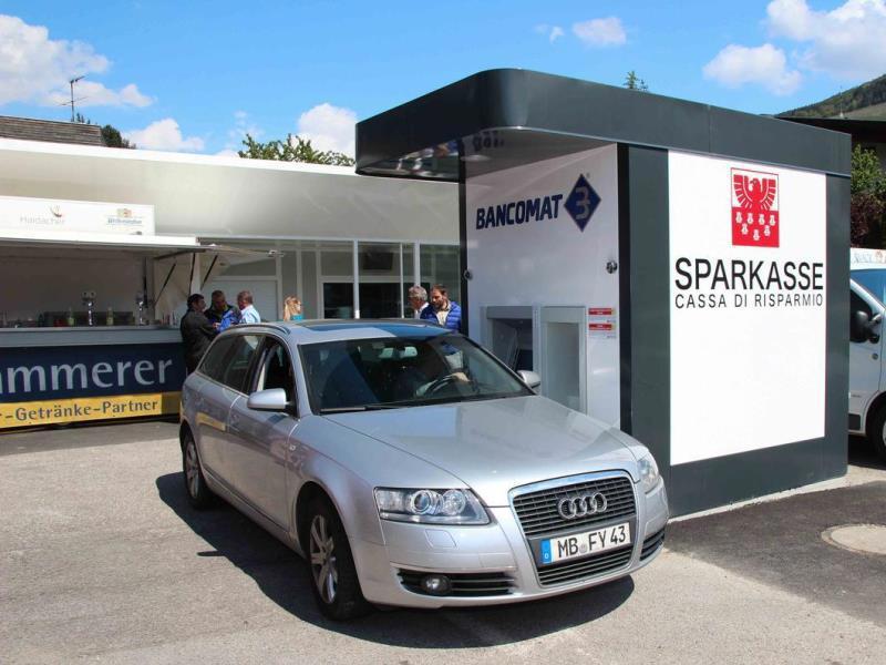 Inaugurazione sportello „drive-up“