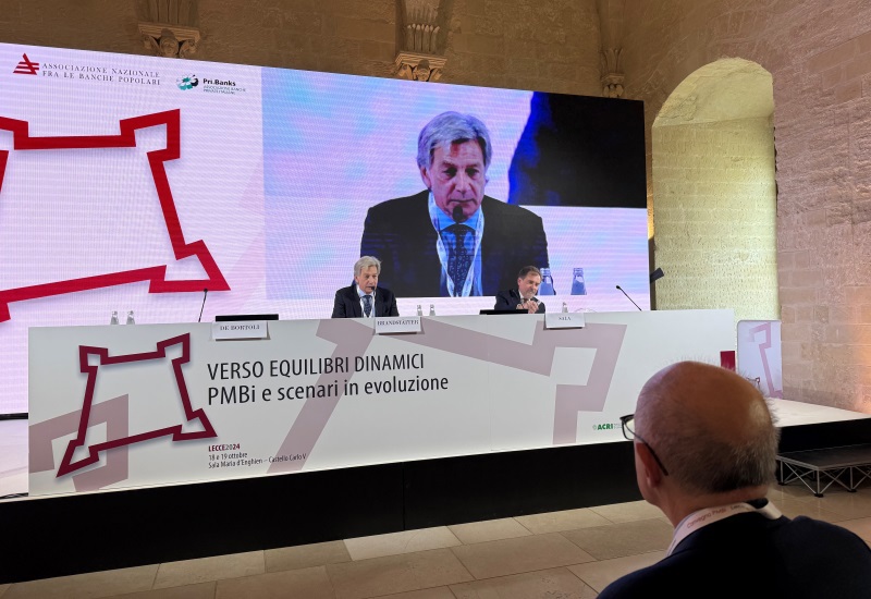 Presidente Brandstätter presiede la prima sessione del convegno delle Piccole e Medie Banche italiane
