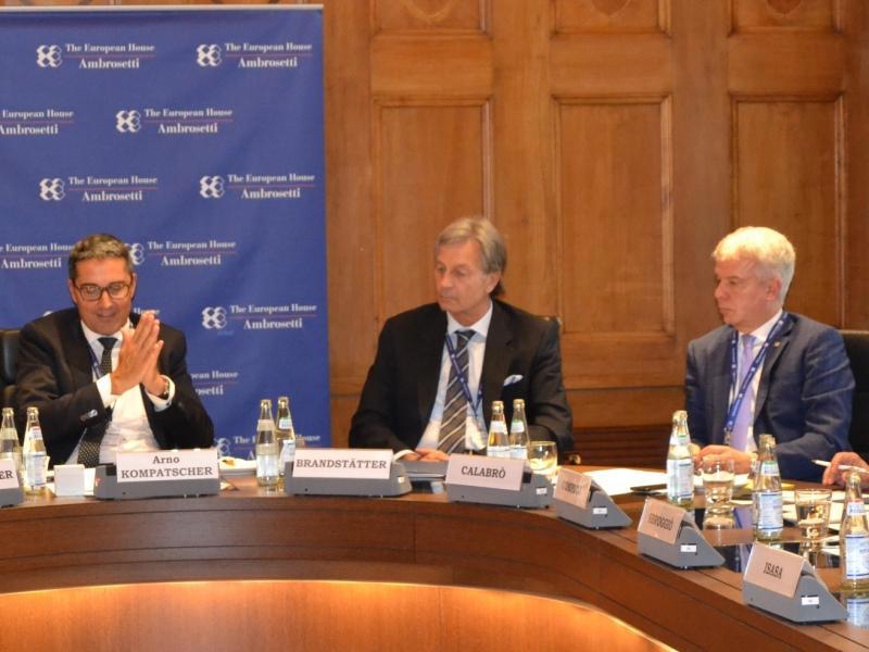 Tavola rotonda con il Presidente Kompatscher