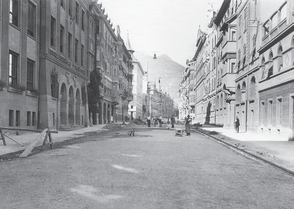 Via Cassa di Risparmio a Bolzano