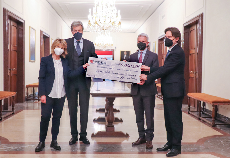 Conclusasi con successo l’azione di beneficenza di Sparkasse e Lions Club International: 30.000 euro a favore di famiglie ...