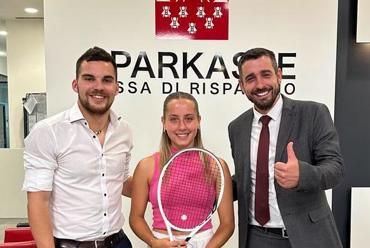 Sparkasse al fianco della giovane promettente tennista Elina Lestani