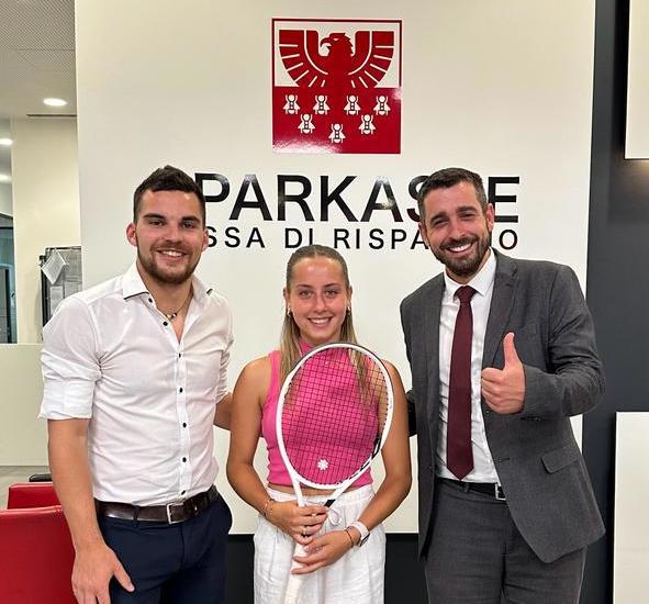 Sparkasse al fianco della giovane promettente tennista Elina Lestani